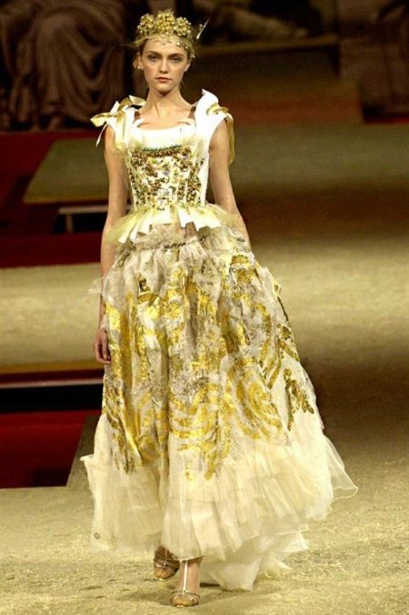 Gaun pengantin oleh Christian Lacroix