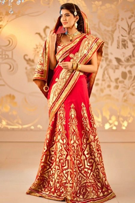 poročni rdeči sari