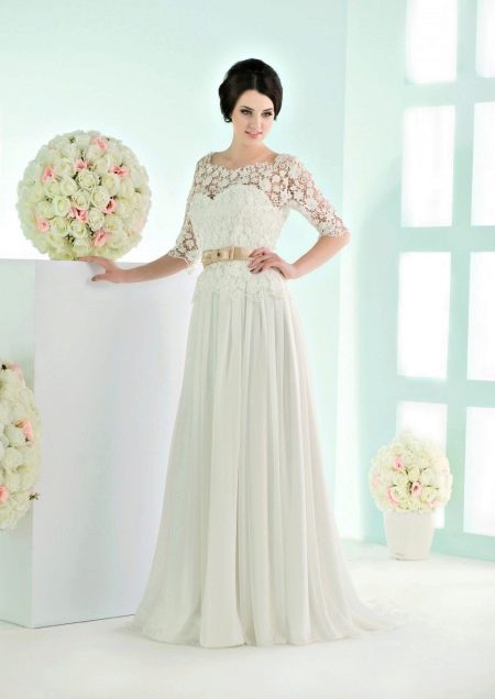 Сватбена рокля с колан от Василков