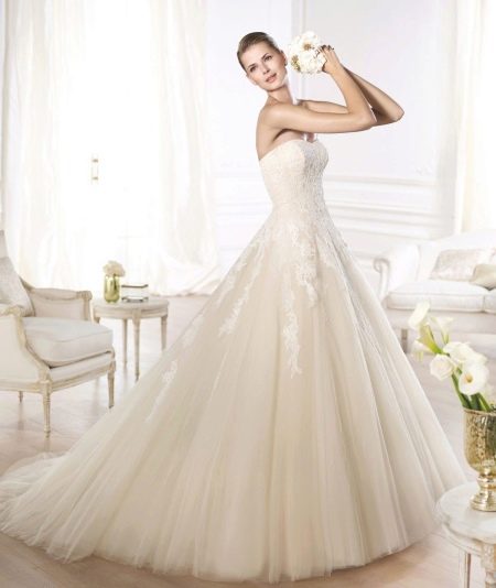 Pronovias ivory vestuvinė suknelė iš GLAMOUR kolekcijos