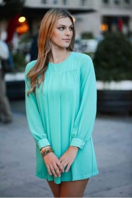 Robe courte turquoise à manches