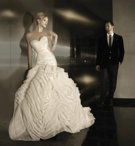 Svatební nadýchané šaty vícepatrové
