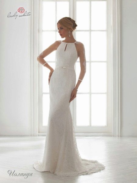 Suknia ślubna z kolekcji Universe marki Lady White z amerykańską pachą