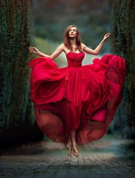 Κατακόκκινο φόρεμα