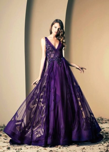 Krásné šaty z lilku