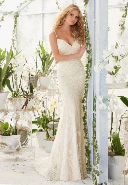 Gaun pengantin lurus oleh Maury Lee