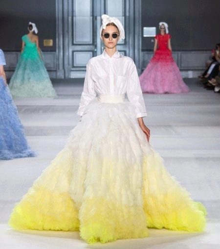 Giambattista Valli vestuvinės suknelės spalva