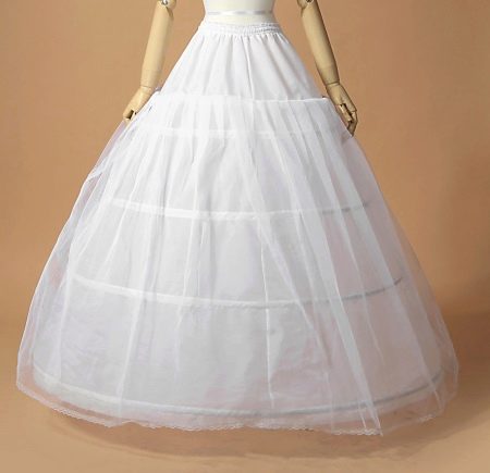Petticoat dengan cincin dan skirt atas bersirat