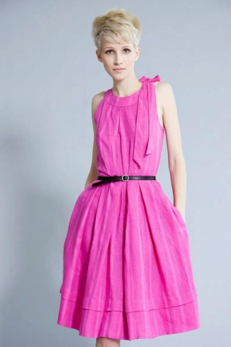 Ροζ φόρεμα με μαύρη ζώνη