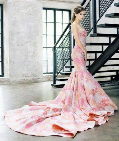 Broskyňové ružové šaty