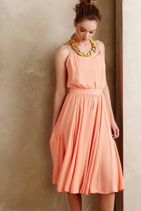 brzoskwiniowa plisowana spódnica sukienka