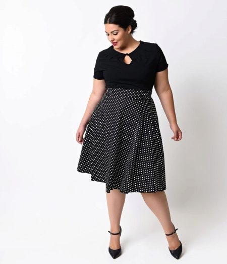 High-waisted black polka dot dress para sa chubby