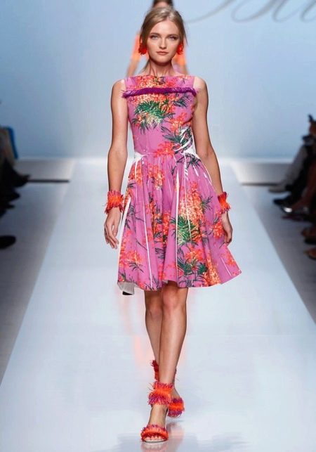Ljetna cvjetna haljina A-kroja
