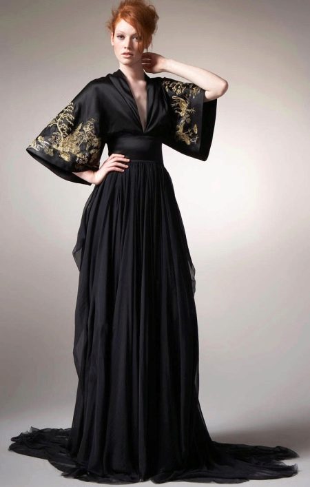 Večerní dlouhé černé šaty s výšivkou v orientálním stylu
