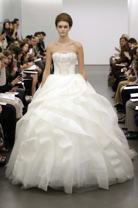 Сватбена пухкава рокля