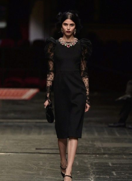 Chanel-Kleid mit Guipure-Ärmeln
