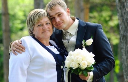 Mama i syn na weselu