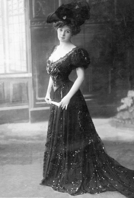 Vintage-Kleid mit Korsett