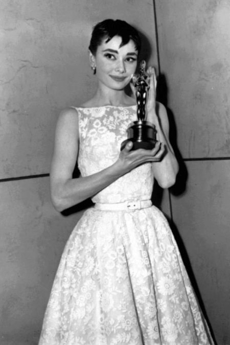Audrey Hepburn Weißes Spitzenkleid