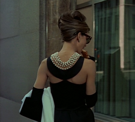 Audrey Hepburn atvira suknelė