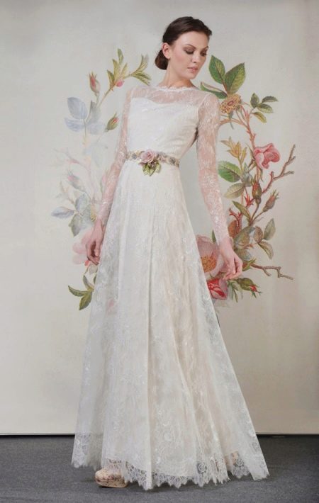 فستان زفاف متواضع