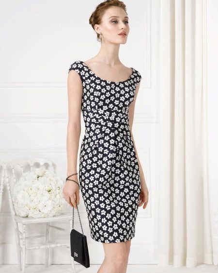 Rochie de vară în stilul Chanel alb-negru