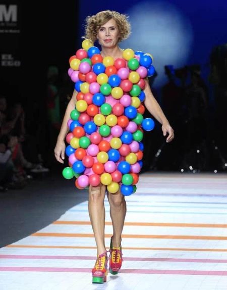 Σχεδιαστής μπάλα φόρεμα