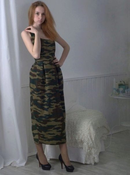Sukienka wojskowa w kamuflażu