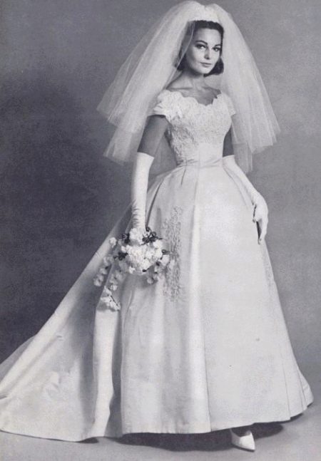 Rochie de mireasa anilor '60