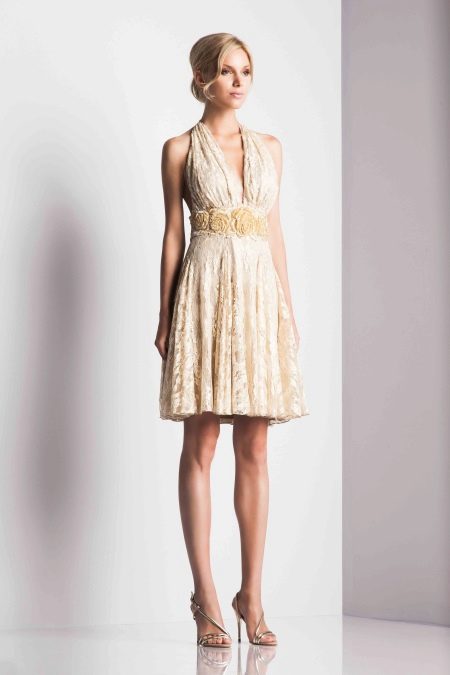 Short beige fitted dress