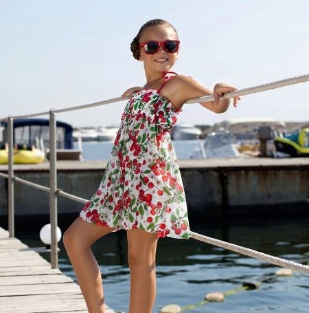 Ljetna cvjetna haljina-sarafan za djevojčice