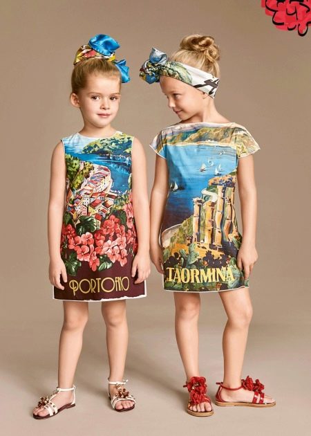 Pakaian musim panas untuk kanak-kanak perempuan dengan cetakan