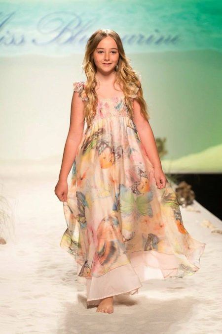 Bodenlanges Kleid für ein Mädchen von 11 Jahren