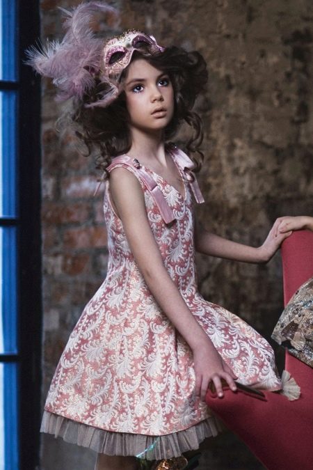 Retro stílusú ruha 11 éves lánynak