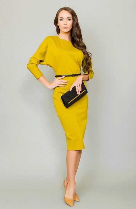 Bedrijfsimago in een gele jurk