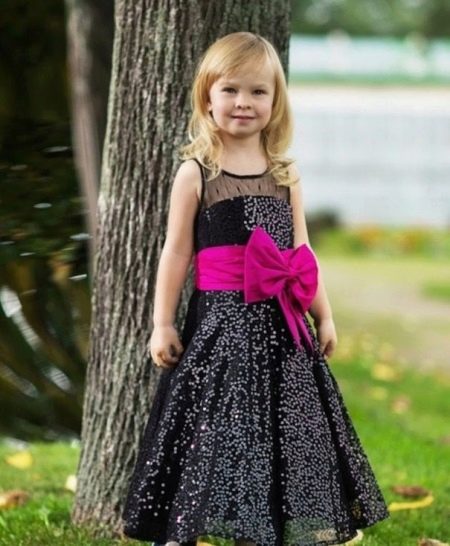 Gaun prom hitam untuk tadika