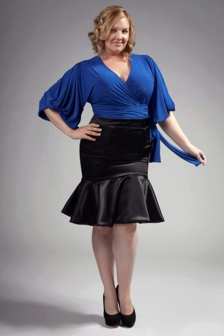 velkolepý snímek s rok starou sukní pro obézní ženy