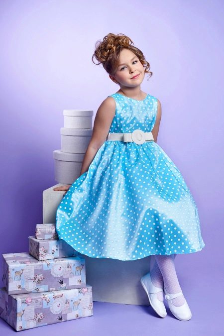 Novogodišnja haljina za djevojčice u retro stilu