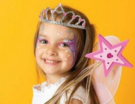 Make-up für ein Silvesterkleid für ein Mädchen