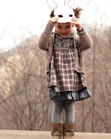 Pakaian musim luruh untuk seorang gadis berumur 5 tahun untuk setiap hari