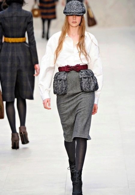 Falda recta con bolsillos de parche de triángulo invertido para mujer
