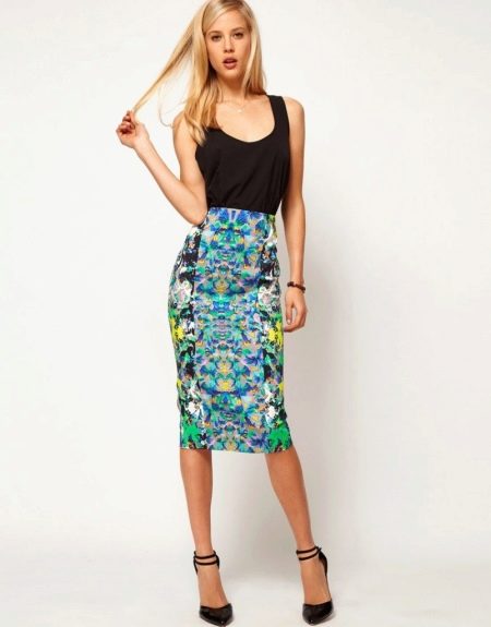High-waisted multi-colored pencil skirt