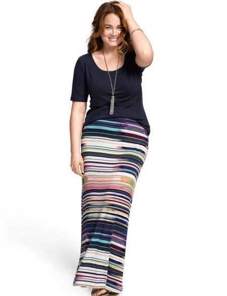 Długa spódnica w kolorowe paski